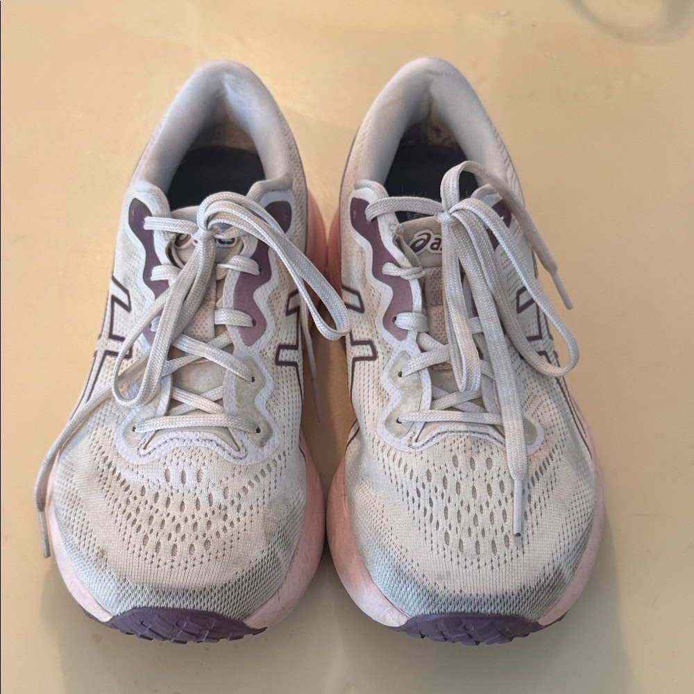 ASICS Women's White and Lavender Athletic Shoes good condition only worn indoors